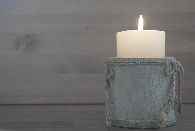 candle-g9add46602_640.jpg